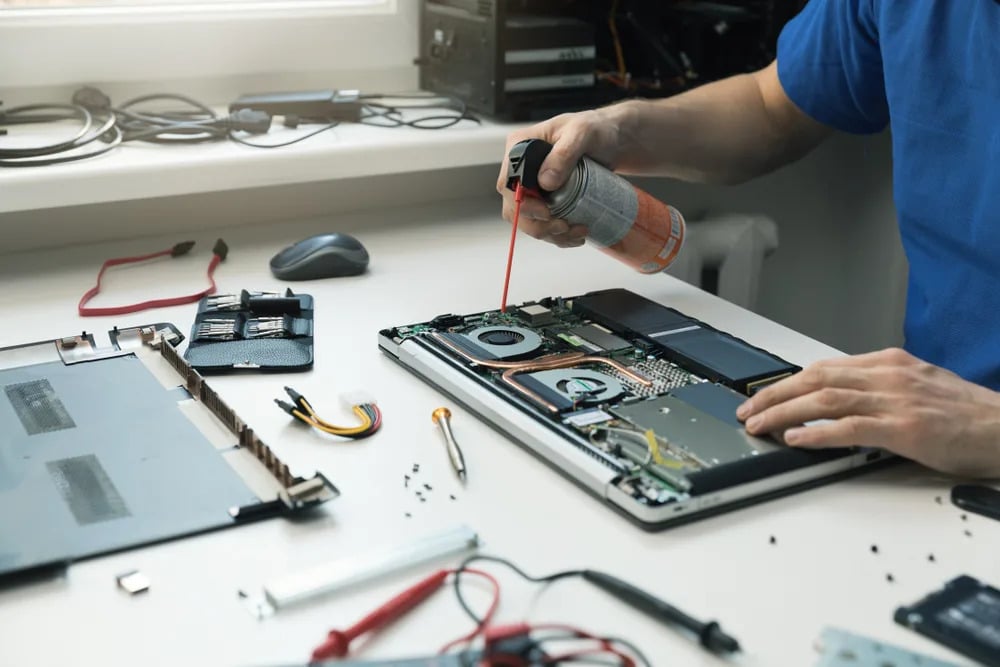 cleaningthelaptop